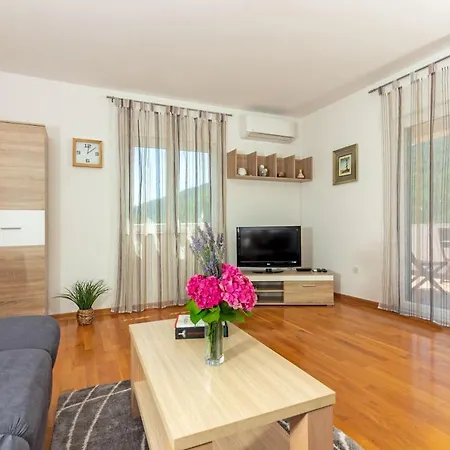 Apartman Mandalina House Stari Grad