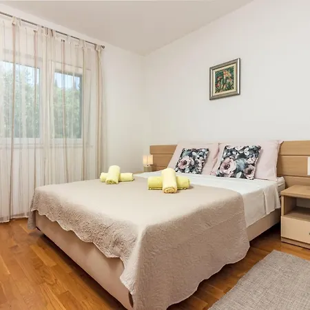 Mandalina House Stari Grad