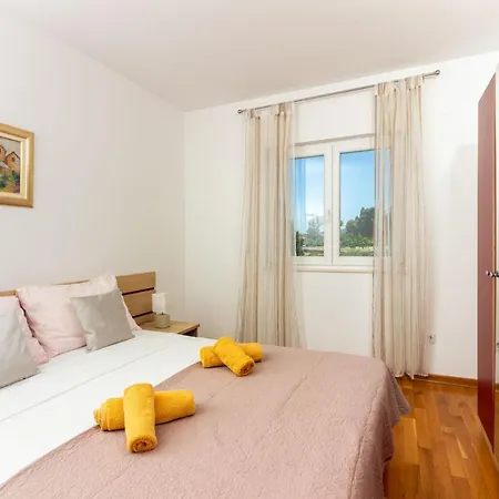 Apartment Mandalina House *