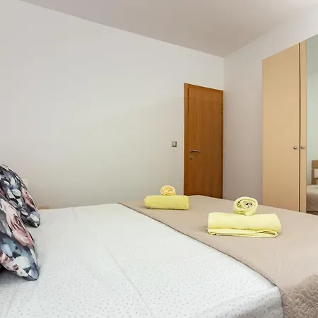 Apartman Mandalina House