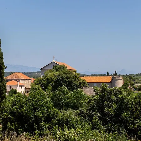 Mandalina House